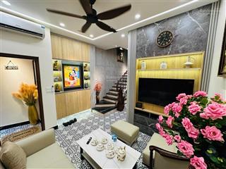 Bán nr khương đình, 8,95 tỷ, 43m2, 5 tầng, mặt tiền 3.9m, chính chủ, hàng hot