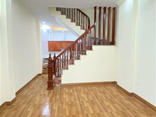 Bán nhà riêng 5tầng thang máy,ô tô đỗ cửa ngõ thông.s38m2 tại lĩnh nam, 6,8 tỷ, view đẹp hot!