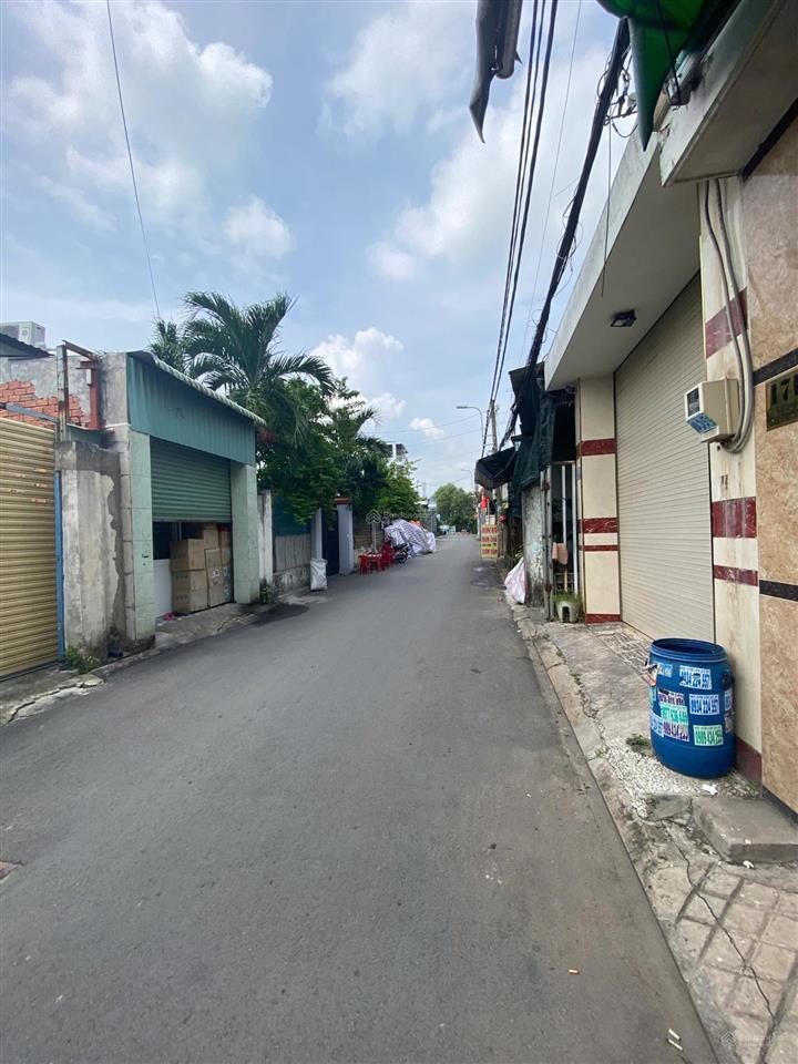 Đất xây hầm + 6 lầu mặt tiền đường 8m tăng nhơn phú b quận 9 ngang hơn 8m  234m2 giá chỉ 64t/m²