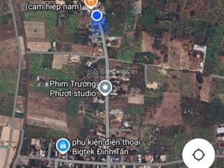 Đất đẹp, thế đất bằng phẳng như sân vận động, mở quán cơm, cây xăng