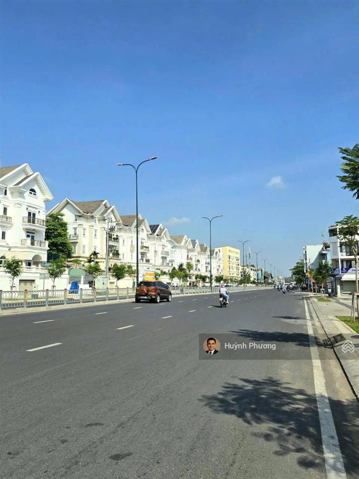 Chdv 32 phòng  dương quảng hàm  gò vấp  8.3x24m  6 tầng thang máy  hđ thuê 1,5 tỷ  giá 26 tỷ