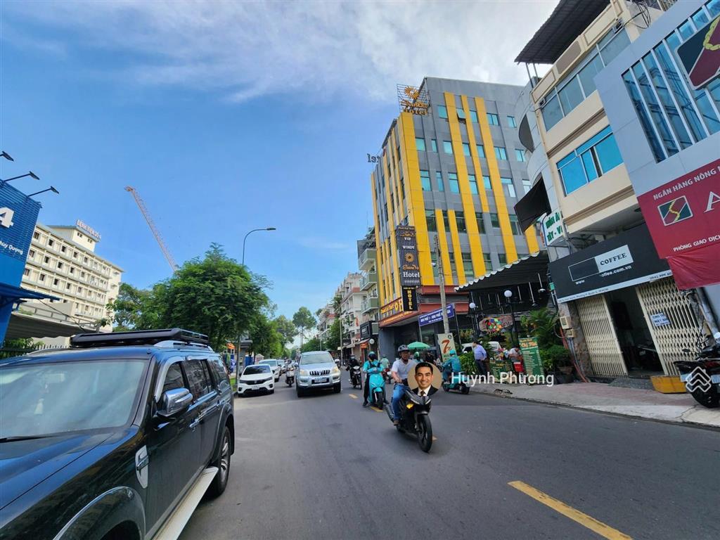 Mặt tiền phan xích long  phú nhuận  8x18m  3 tầng  hđ thuê 90 triệu  giá 55 tỷ