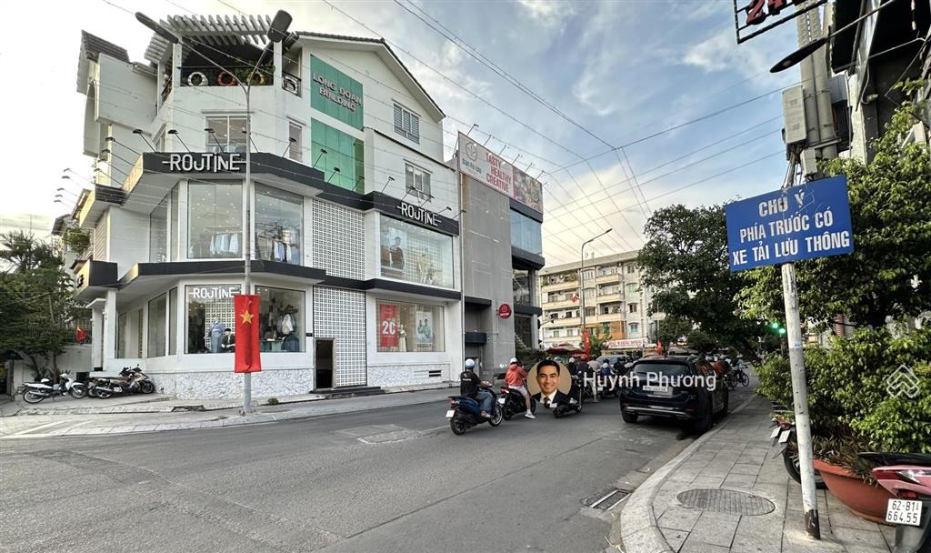 Mặt tiền phan xích long  phú nhuận  8x18m  3 tầng  hđ thuê 90 triệu  giá 55 tỷ