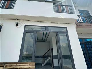 Chủ đang rất cần tiền gửi bán căn nhà gần chợ hóc môn