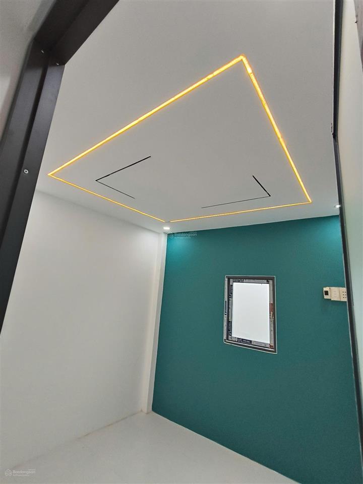 Chính chủ bán nhà mặt tiền 720 triệu  sổ riêng 1 trệt 1 lầu 2pn 2wc