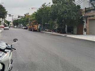 Nhà mới 4tầng đừờng 8m có vỉa hèhùynh tấn phát  4*13 phú mỹ hưng  chỉ 6.x thương lượng