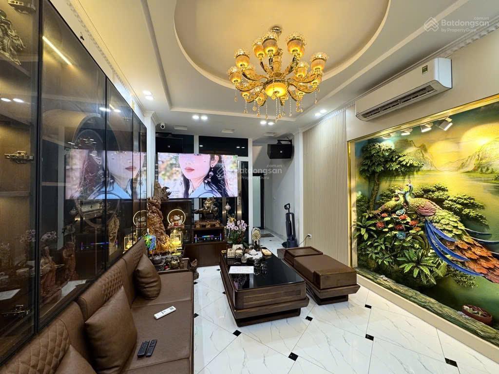 Bán gấp nhà siêu đẹp phố tân mai diện tích 38m2 05 tầng có thang máy chỉ 9,9 tỷ