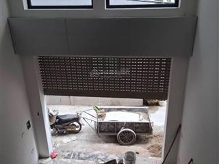 Bán nhà mặt phố tại xã ngũ hiệp, 6,8 tỷ, 42 m2, 4pn + 3wc