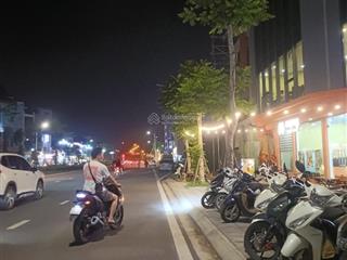 Cực hiếm căn nhà ngọc thụy 37m2, mặt tiền rộng 6,5m, 3 tầng ngõ thông ô tô 7 chỗ.
