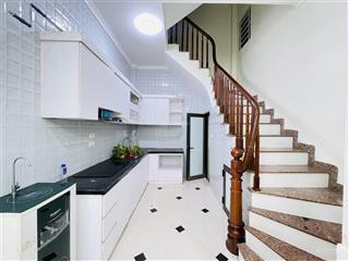 Nhà 5 tầng hoàng mai trung tâm quận, ngõ thông, gần ô tô giá 8.2 tỷ