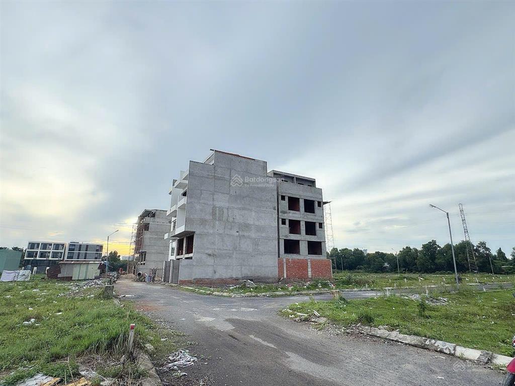 Bán lô đất tại ngô chí quốc, 3,1 tỷ  51m2, pháp lý đầy đủ