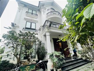 Siêu biệt thự hàng hiếm vinhomes riverside 370m2 bể bơi hầm rượu, sân vườn quanh nhà view hồ 160 tỷ
