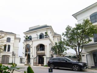 Bán nhà lô góc tô ngọc vân tây hồ dt 101m ô tô tránh giá 53.6 tỷ.  0987 529 ***