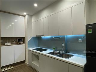 Cho thuê golden land 3pn, nội thất cao cấp, căn mới decor đẹp view thoáng rộng, giá tốt nhất 19tr