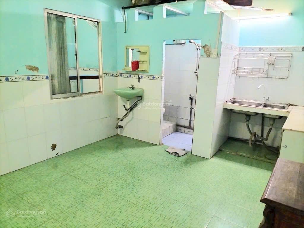 Chỉ 7.5 tỷ, có ngay nhà phố đẹp, 3 lầu, 4 phòng ngủ, ô tô ngủ trong nhà, 400m ra gametro, thủ đức