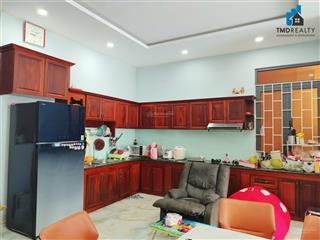 Bán gấp biệt thự mới xây, dt 192m2, 1 trệt, 3 lầu, sổ hồng gần công viên nước kđt global city