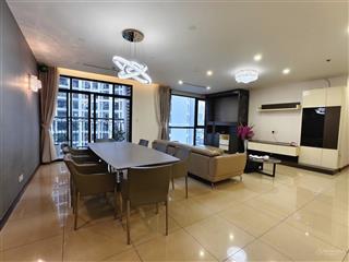 Chính chủ  bán căn 3 ngủ toà r3 (169m2  góc)  view bể bơi sân vườn