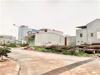 Bán đất nguận làn 2 ql31 giá ngang các lô bên trong làng, chỉ 32tr/m2, sẵn sổ sang tên trong ngày