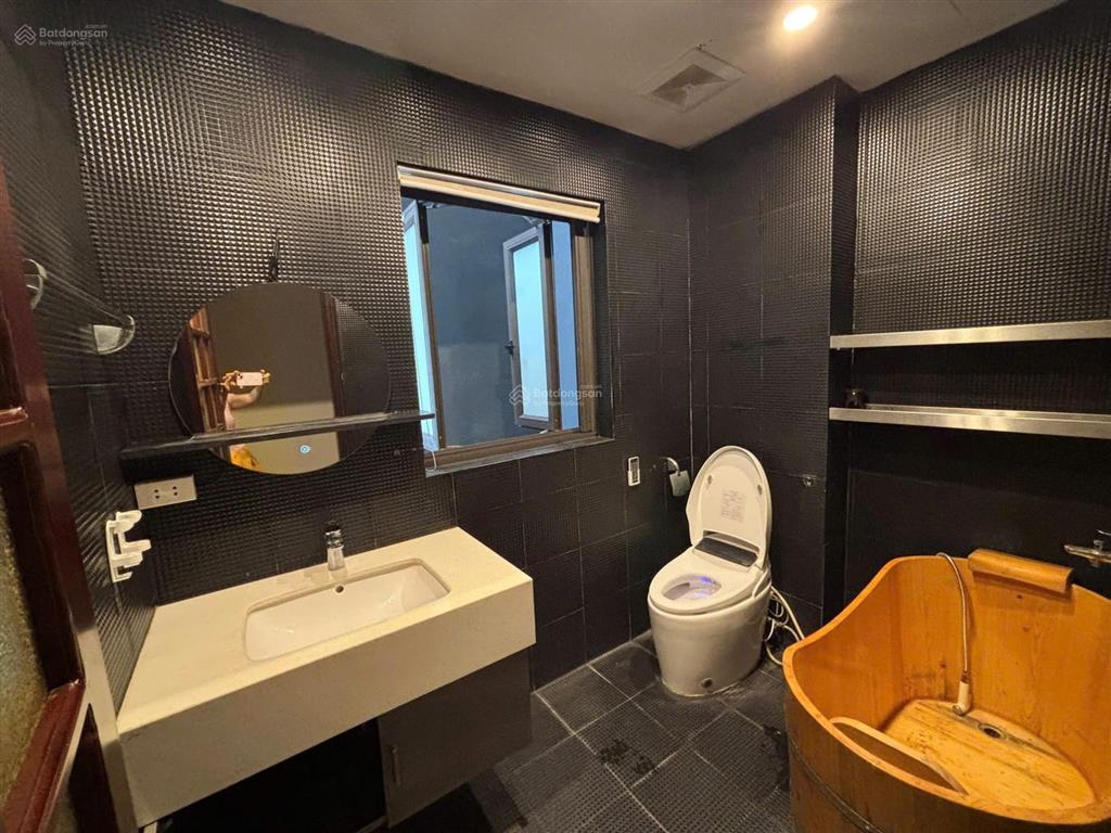 Bán nhà 5 tầng ngõ tây hồ hà nội dt 62,5m2 mt lô góc 17m 3 mặt thoáng giá tl nhẹ  0973 452 ***