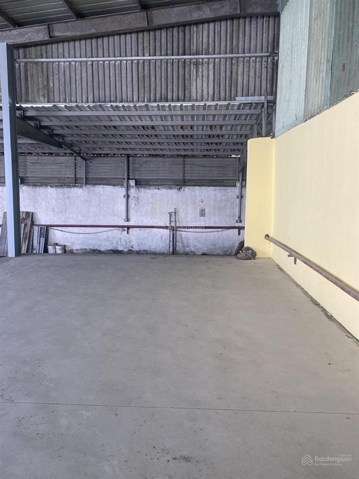Cho thuê gấp kho, xưởng mặt tiền đường trần đại nghĩa. đậu xe container, xe tải thoải mái.