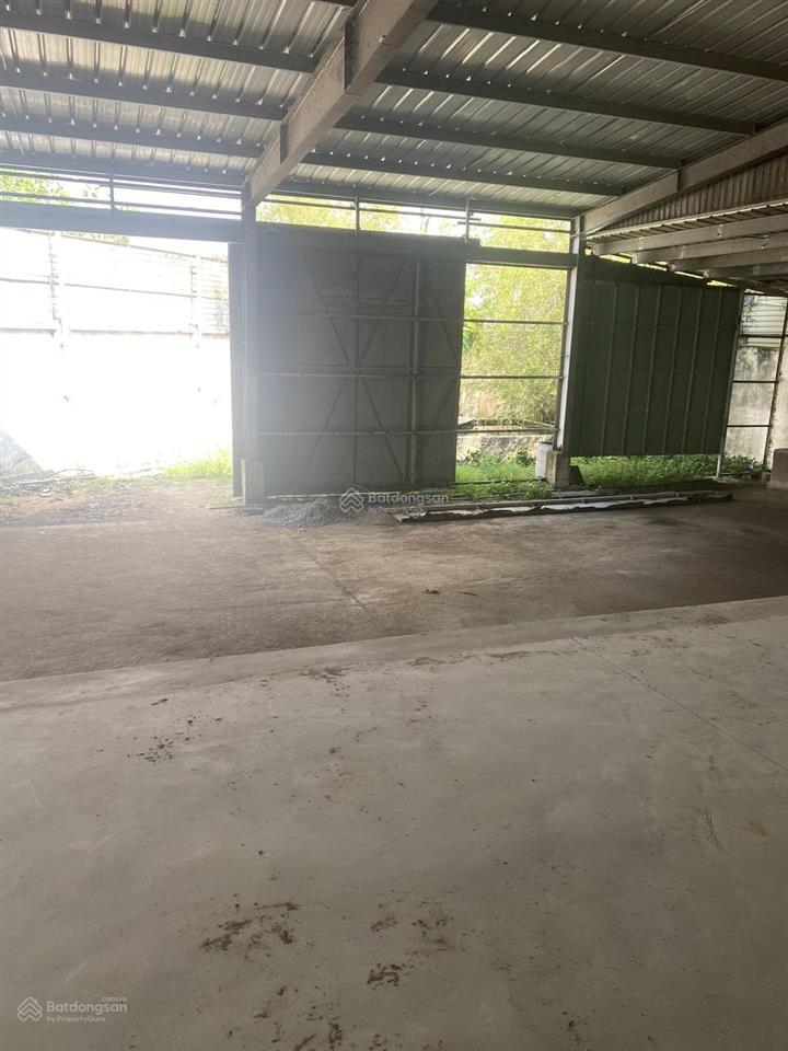 Cho thuê gấp kho, xưởng mặt tiền đường trần đại nghĩa. đậu xe container, xe tải thoải mái.