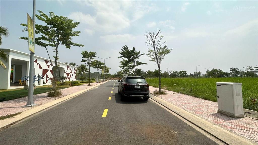 Cần bán lô đất nền mt vành đai 4 có dt 5mx 17m. giá chốt 1.8 tỷ, sổ hồng riêng, hỗ trợ vay 70%