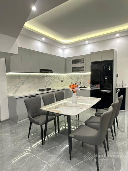 Bán căn hộ 2pn, 2wc, central garden, bến chương dương,q1,giá 5,1 tỷsổ hồng ,ngân hàng hỗ trợ 70%