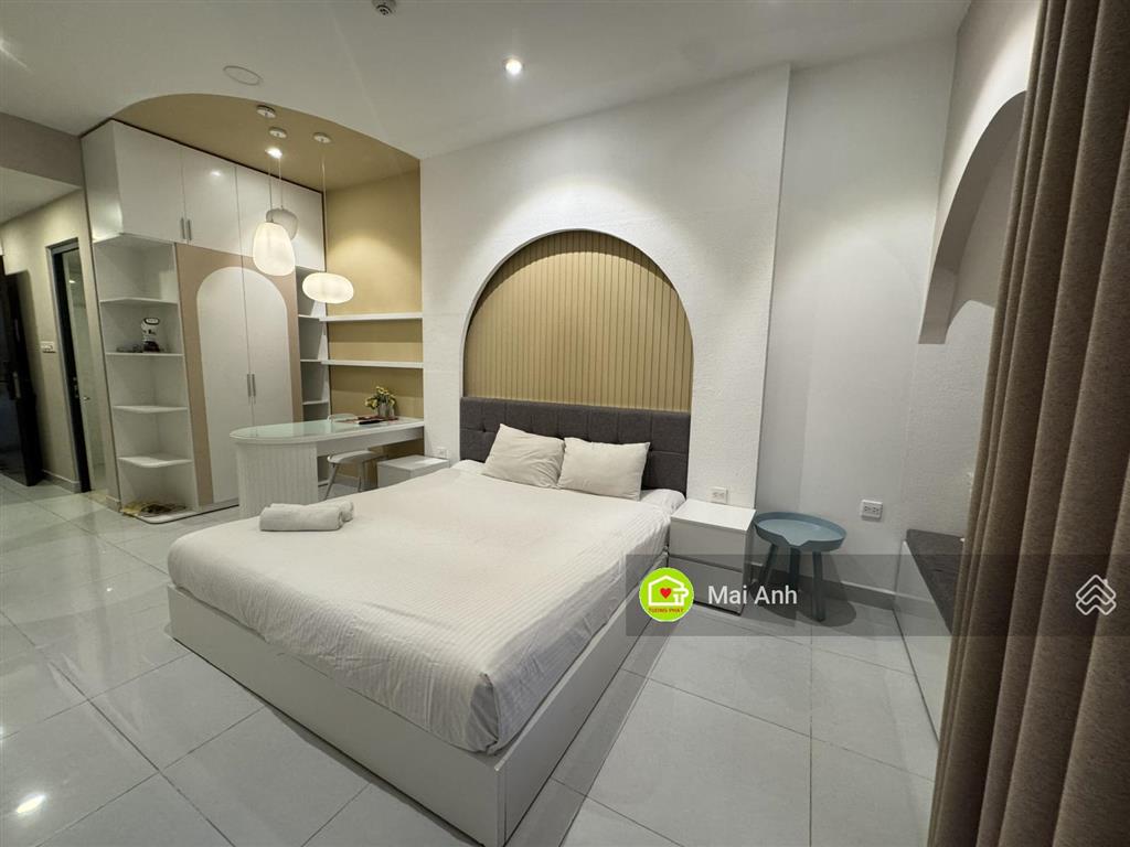 Chính chủ gửi bán căn hộ soho 1 phòng ngủ 30m2. nội thất đẹp. giá 3,99 tỷ