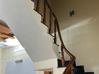 Nhà nguyên căn trệt 2lầu đúc, sân thượng. dt 5x12m = 13tr/th. hẻm xe hơi đường phan huy ích gv.