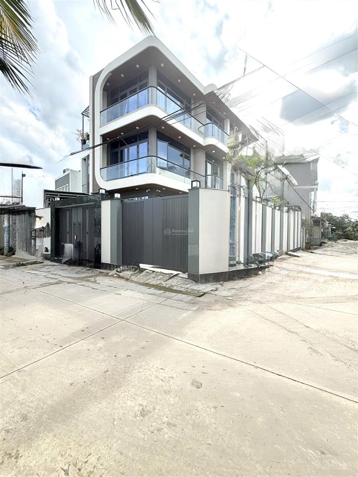 Siêu phẩm villa sân vườn 3 tầng 10x16 góc 2 mặt tiền đường 36, linh đông, thủ đức
