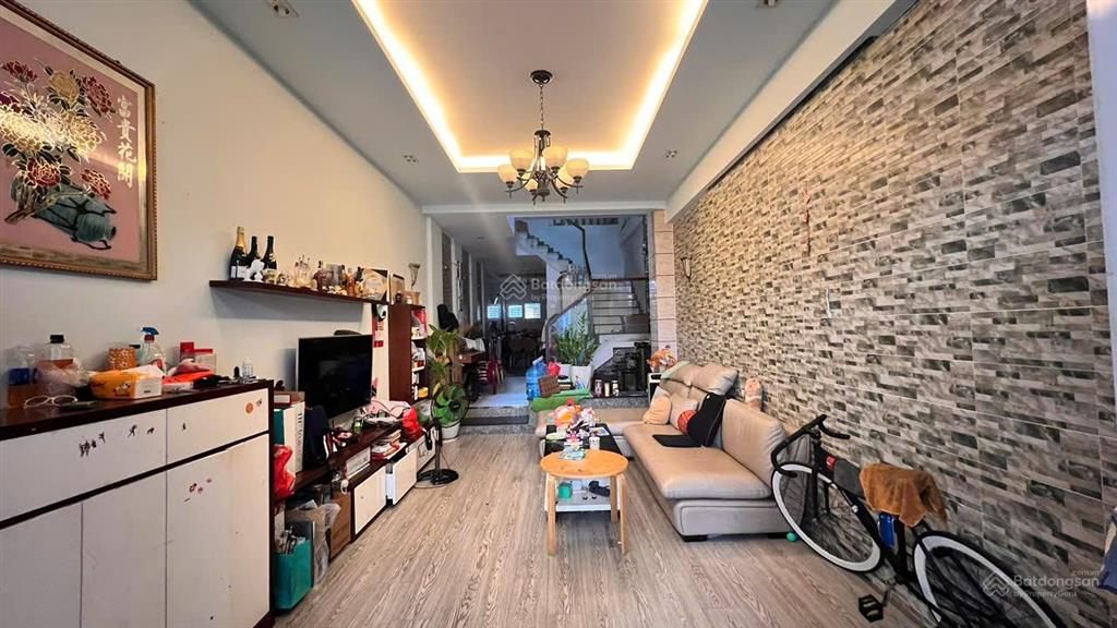 Bán mt 22a lý nam đế, quận 11. diện tích 3.8x14m. 2 lầu st giá bán 14,5tỷ tl khu kinh doanh sầm uất