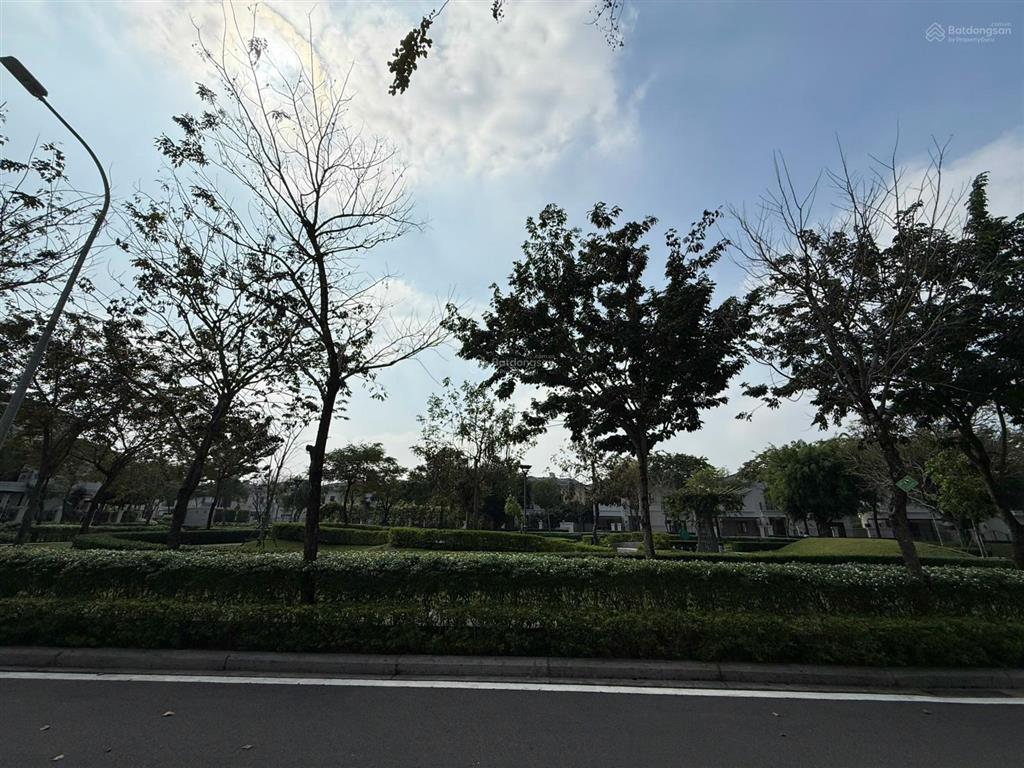 Biệt thự đơn lập swanbay phong cách âu vị trí đẹp giá bán 24 tỷ  mr tuyển 0935 586 ***