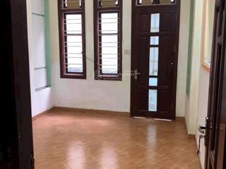 Cho thuê nhà riêng làm văn phòng, hộ gia đình ở tại ngõ 26 hoàng quốc việt