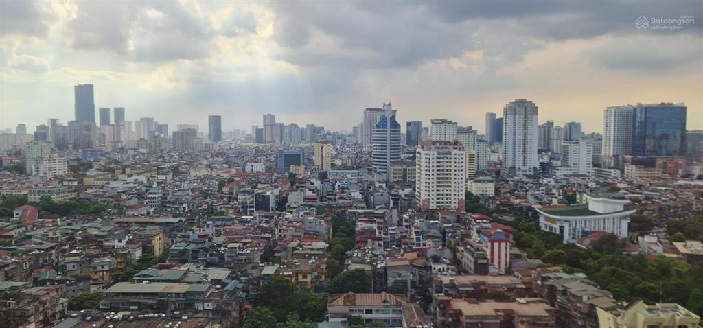 Căn góc 2 mặt tiền dt 137m2 trung tâm quận đống đa. sổ đỏ trao tay, xem nhà 24/7 0899 822 ***