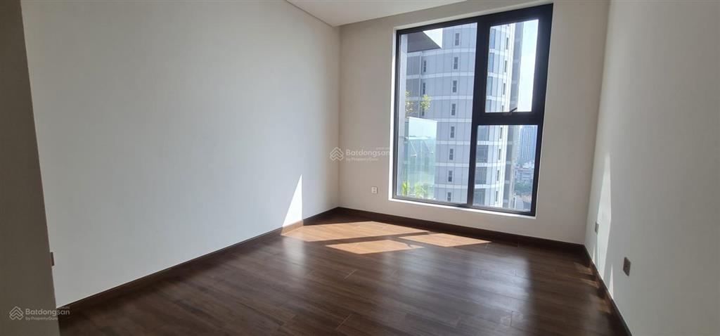 Căn góc 2 mặt tiền dt 137m2 trung tâm quận đống đa. sổ đỏ trao tay, xem nhà 24/7 0899 822 ***