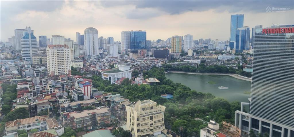 Căn góc 2 mặt tiền dt 137m2 trung tâm quận đống đa. sổ đỏ trao tay, xem nhà 24/7 0899 822 ***