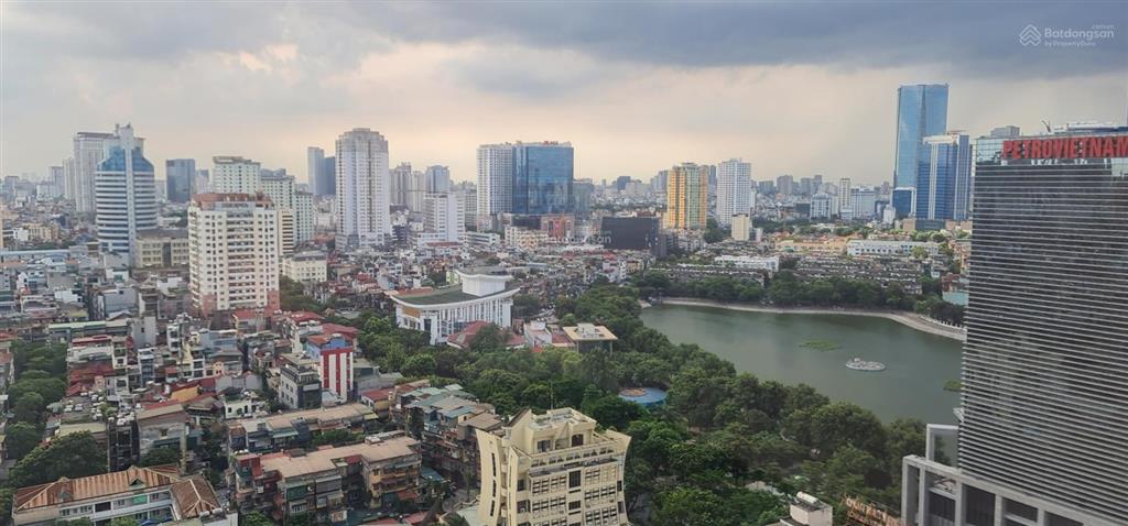 Căn góc 2 mặt tiền dt 137m2 trung tâm quận đống đa. sổ đỏ trao tay, xem nhà 24/7 0899 822 ***