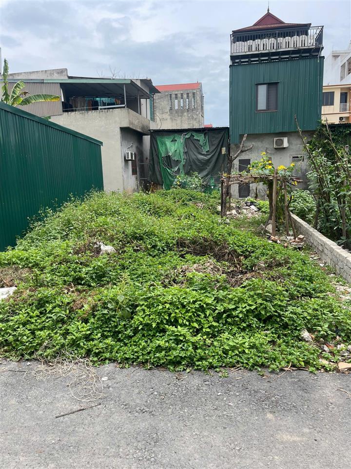 Cần bán ô đất 93,5m2 đầu tư tài chính bé xinh tại thị trấn phúc thọ. 0975 456 ***