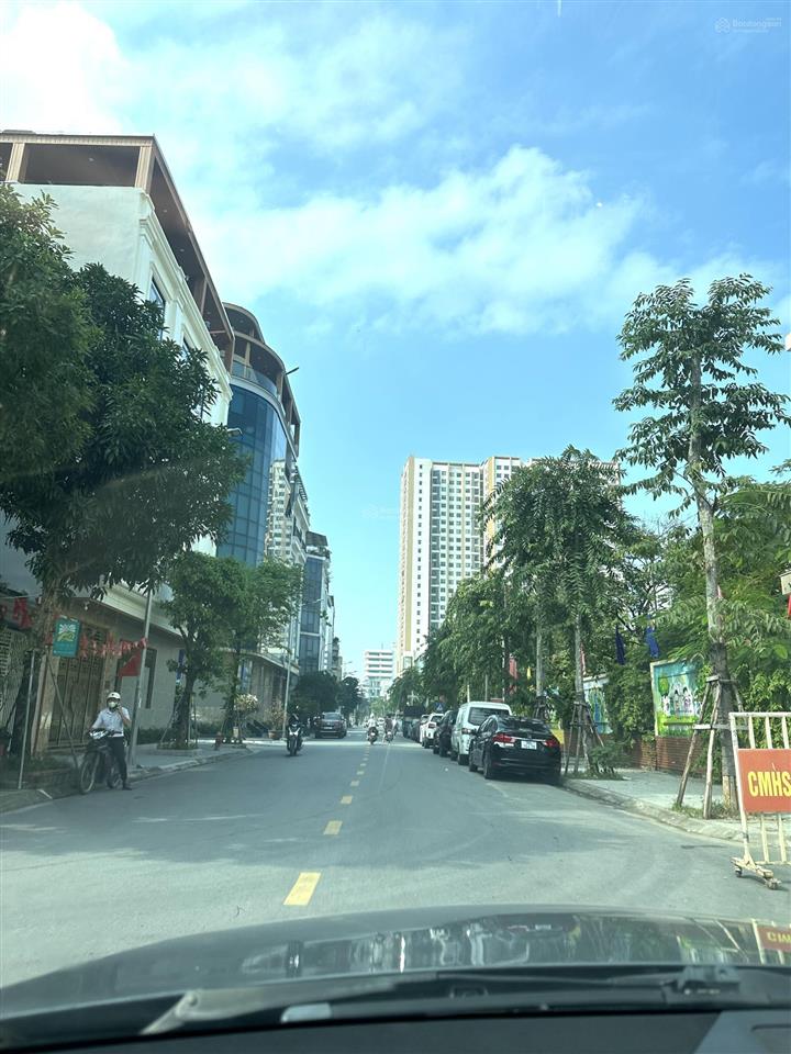 Bán nhà biệt thự kđt hạ đình, thanh xuân. lô góc 170m2 5tầng. ô tô tránh vỉa hè. giá bán 68,8 tỷ