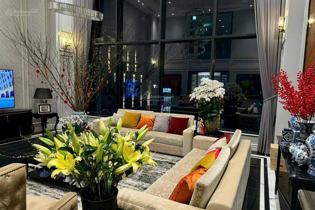 Chính chủ cần bán bt làng quốc tế thăng long cầu giấy dt 200m2 xây 5 tầng đường 20m giá 99 tỷ