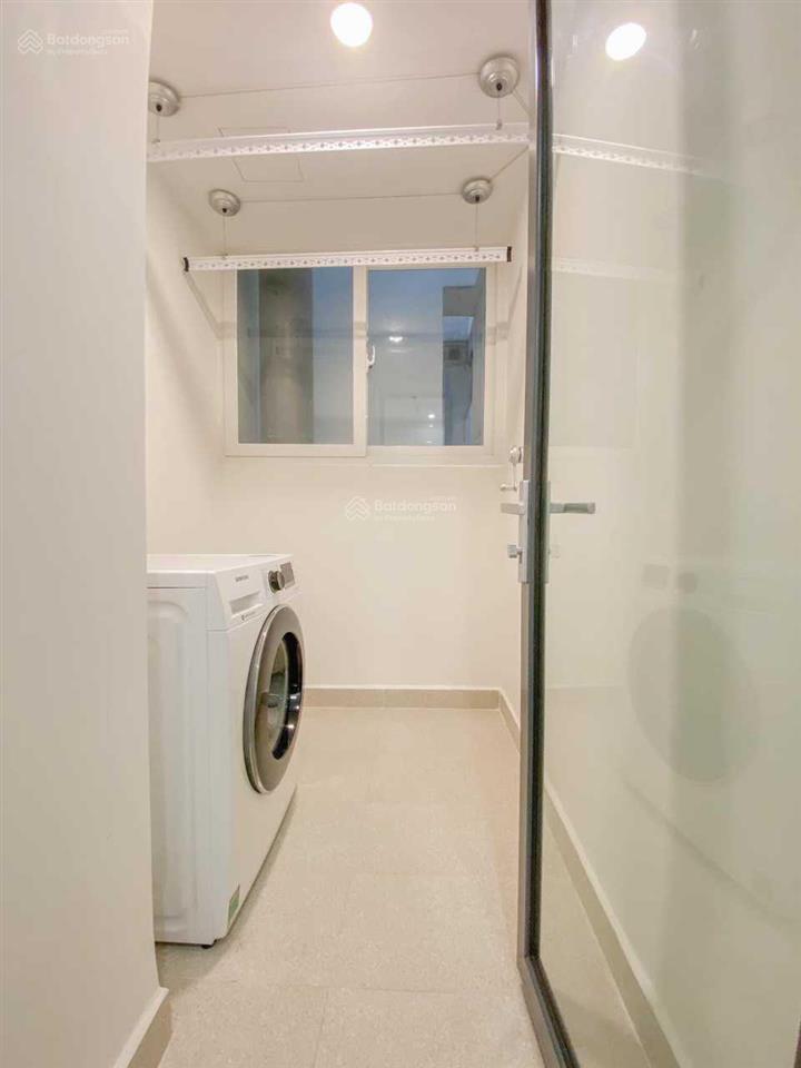 Cho thuê gấp new city 3pn 2wc 102m2 nội thất full giá 20.000.000đ view sông tầng cao.  0908 833