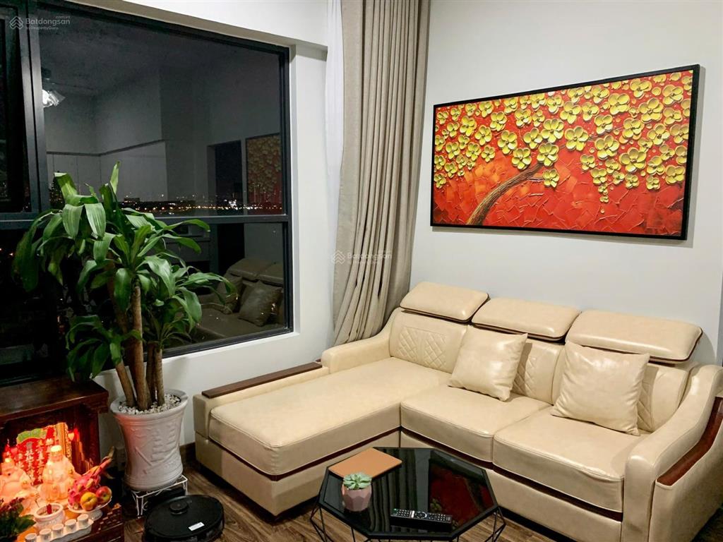 Bán căn 72m2 2pn 2wc bc, view bitexco  thành phố, tặng nội thất dính tường