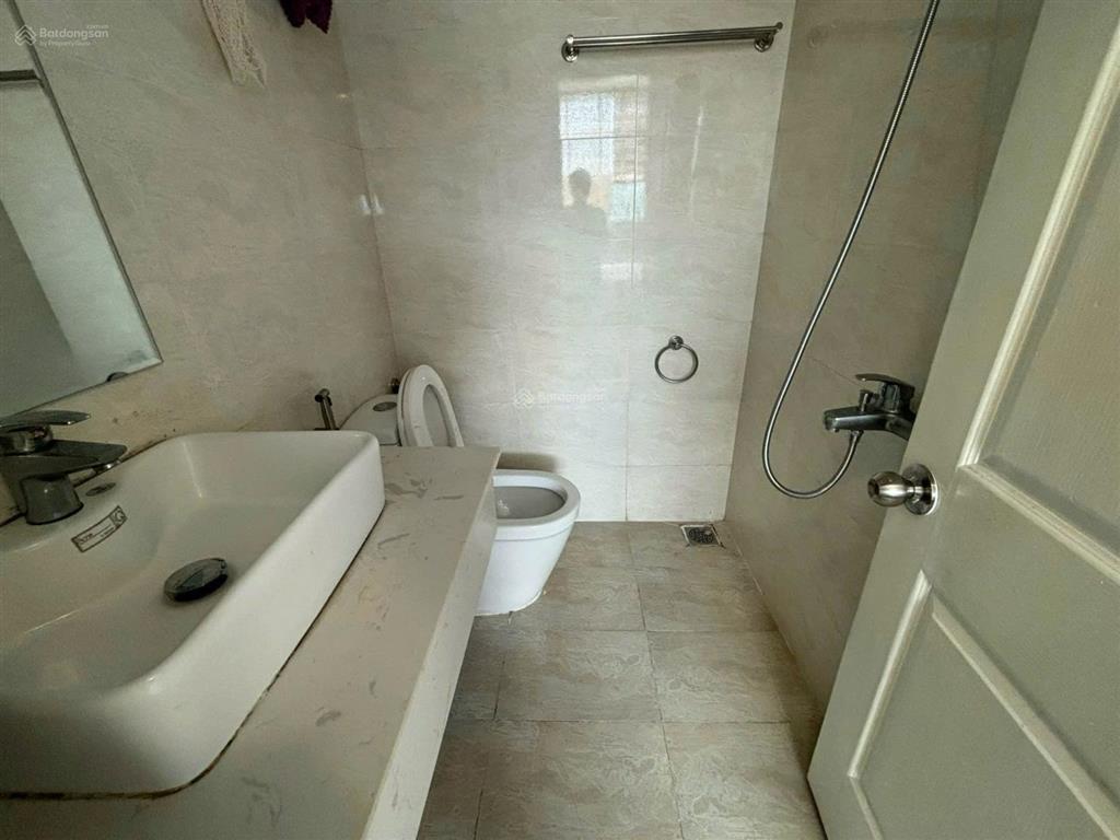 Cho thuê căn hộ view sông mát mẻ giá 11 triệu / tháng