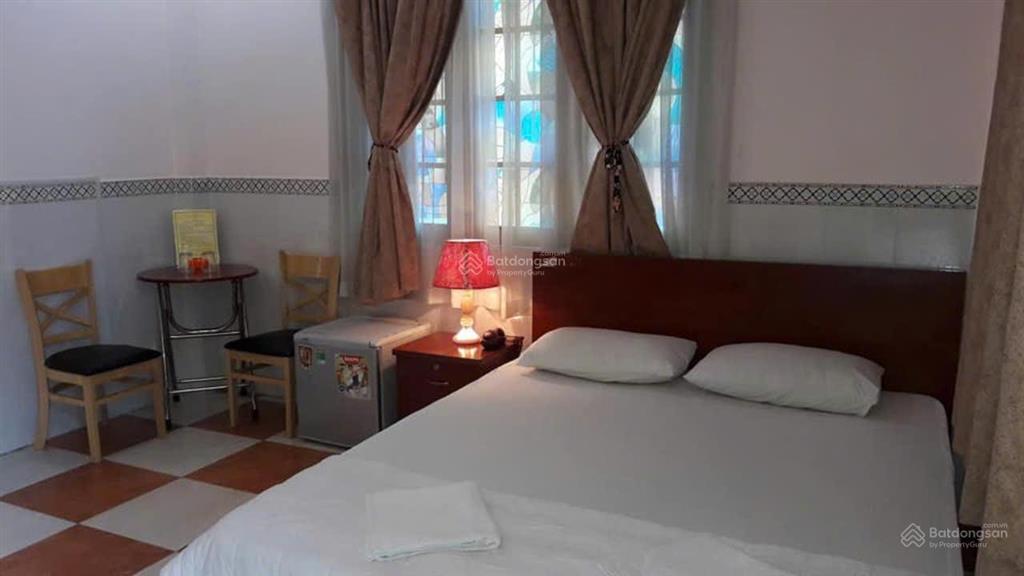 Bán chdv 20p, vip phan đăng lưu, q.phú nhuận, hđt khoán 60  75triệu, xây mới được 5t 4045 phòng