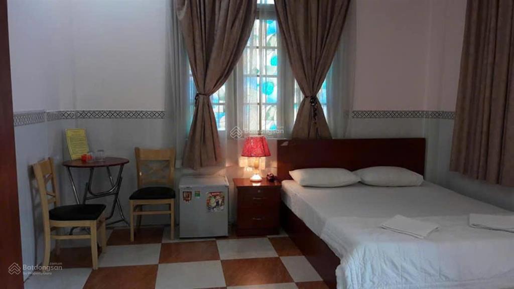 Bán chdv 20p, vip phan đăng lưu, q.phú nhuận, hđt khoán 60  75triệu, xây mới được 5t 4045 phòng