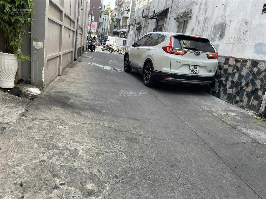 Bán chdv 20p, vip phan đăng lưu, q.phú nhuận, hđt khoán 60  75triệu, xây mới được 5t 4045 phòng