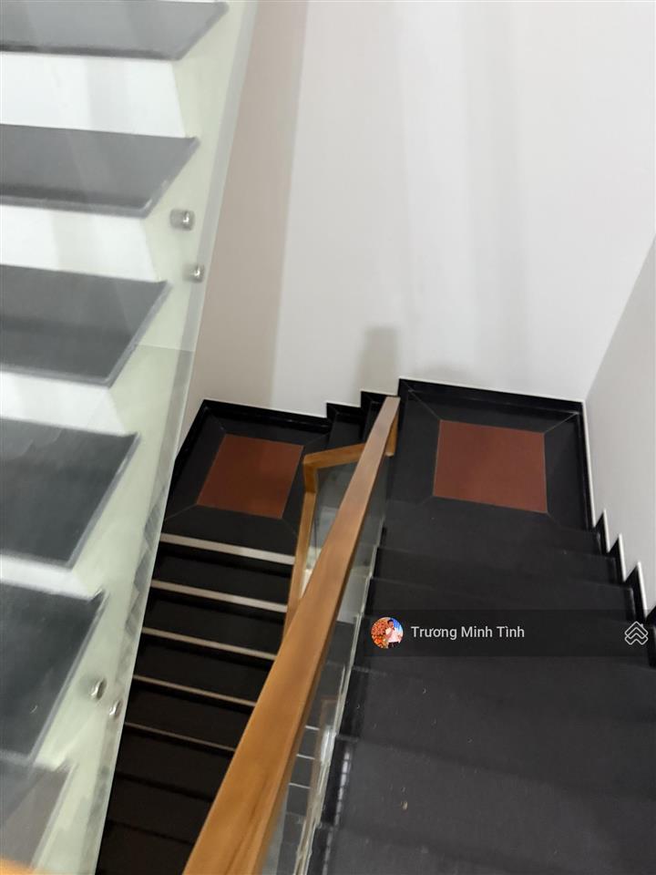 Chính chủ bán nhà khúc thừa dụ, giá bán 16 tỷ, 150 m2, 3pn, 3wc, pháp lý đầy đủ giao dịch nhanh