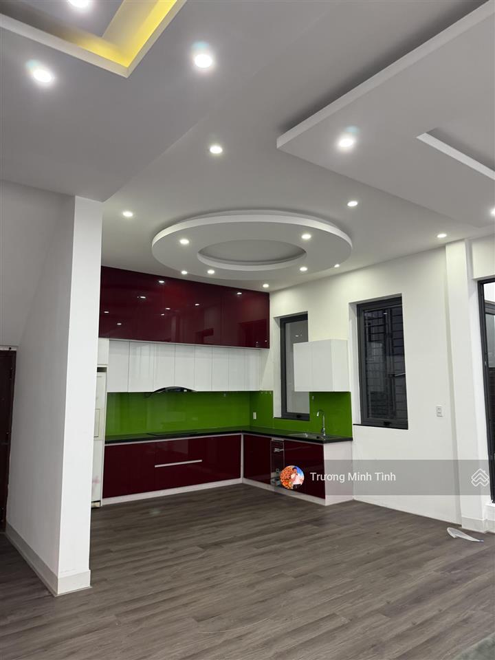 Chính chủ bán nhà khúc thừa dụ, giá bán 16 tỷ, 150 m2, 3pn, 3wc, pháp lý đầy đủ giao dịch nhanh