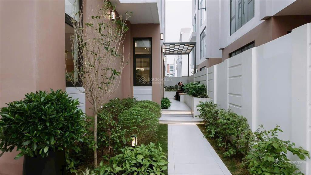 Vinhomes ocean park 3 còn 2 căn sân vườn xe khe dt 105m2, giá 10,9 tỷ, rẻ nhất toàn dự án