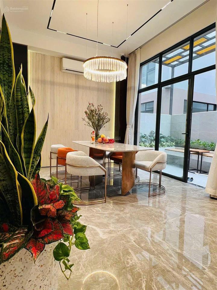 Vinhomes ocean park 3 còn 2 căn sân vườn xe khe dt 105m2, giá 10,9 tỷ, rẻ nhất toàn dự án